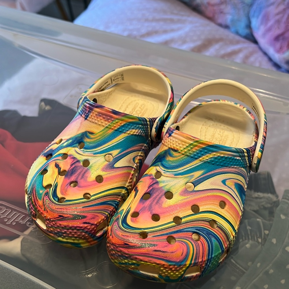 Crocs Toddler size 9. GUC.